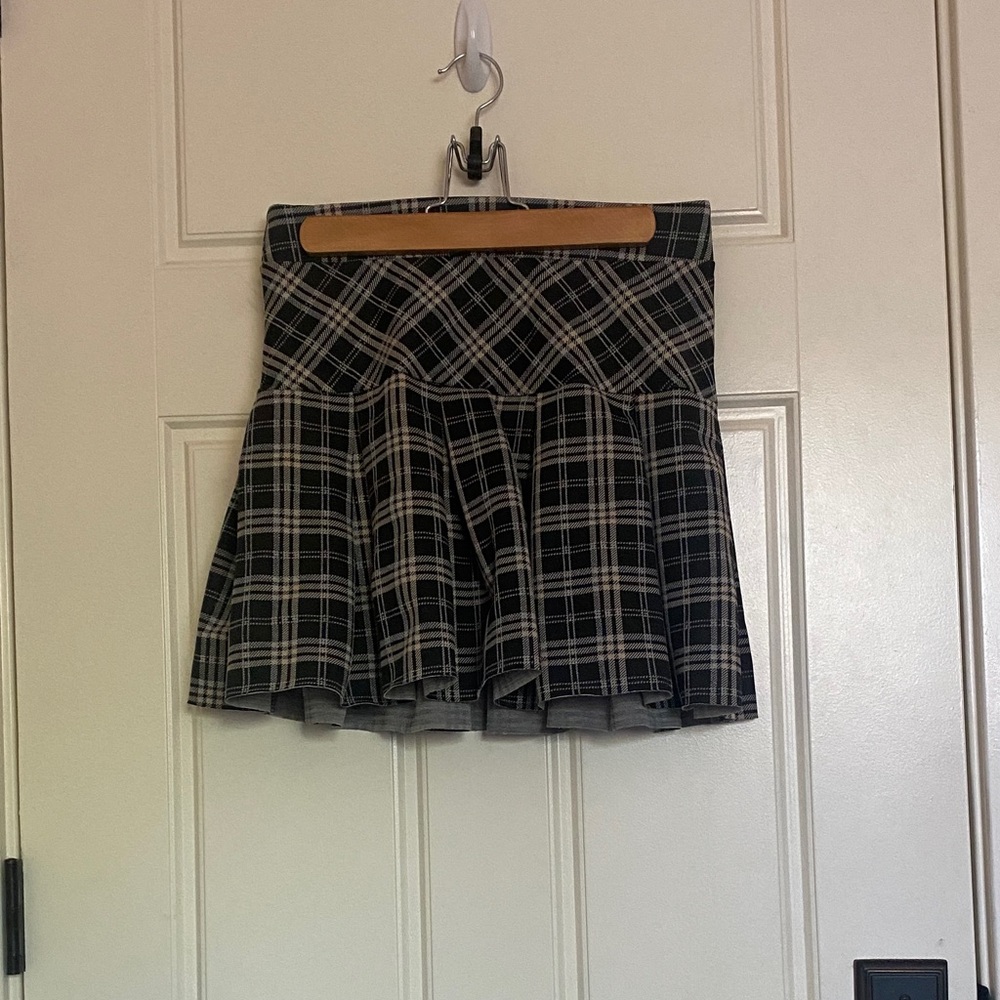 Jolt Plaid Pleated Mini Skirt - Black and Gray